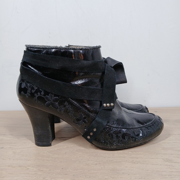 Kenzie Boots Womens 9.5 Black Leather Embroidered Lace Detail Block Heel - Picture 6 of 11